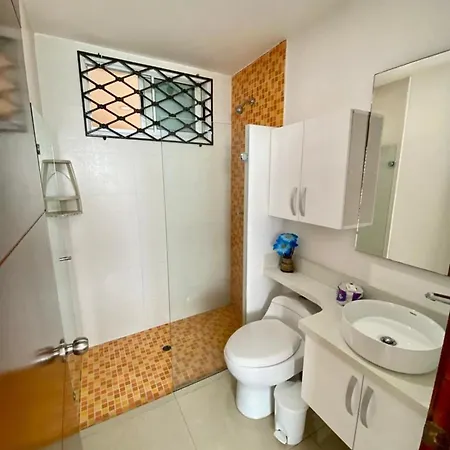 Apartamento 2p1-al De 2 Alcobas Frente Al Mar Con Aire Acondicionado Y Wifi