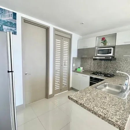 Apartamento 2p1-al De 2 Alcobas Frente Al Mar Con Aire Acondicionado Y Wifi *